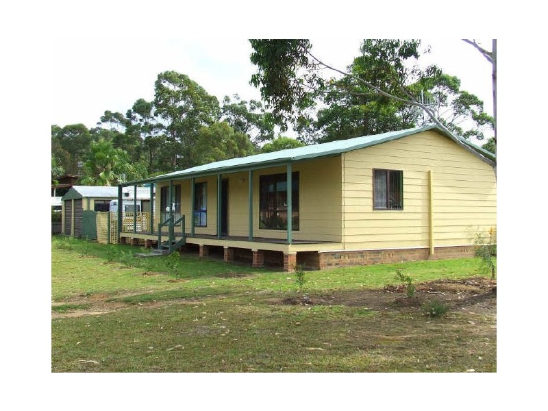 12 Venus Avenue, Lake Tabourie NSW 2539