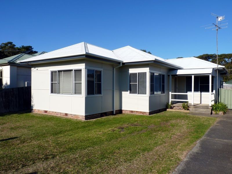 30 Queanbeyan Avenue, Burrill Lake NSW 2539