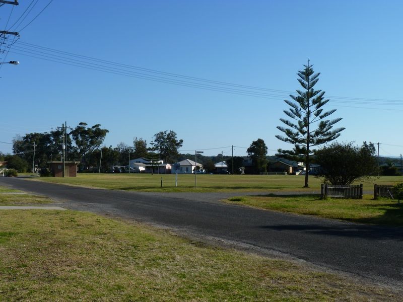 30 Queanbeyan Avenue, Burrill Lake NSW 2539