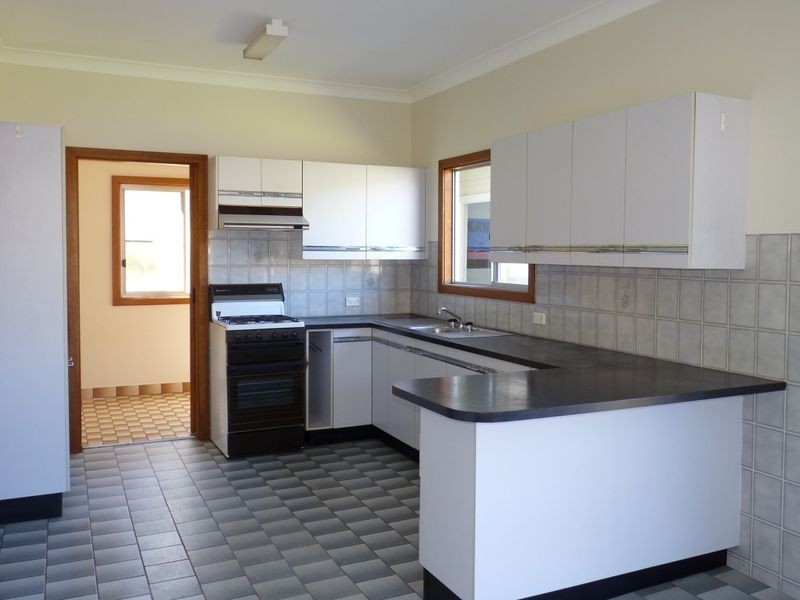 30 Queanbeyan Avenue, Burrill Lake NSW 2539