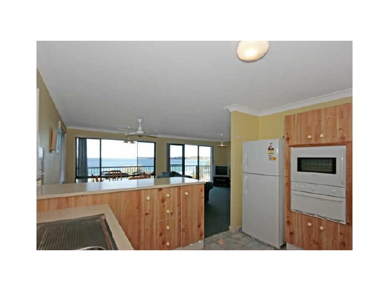 16 Beach Road, Mollymook NSW 2539