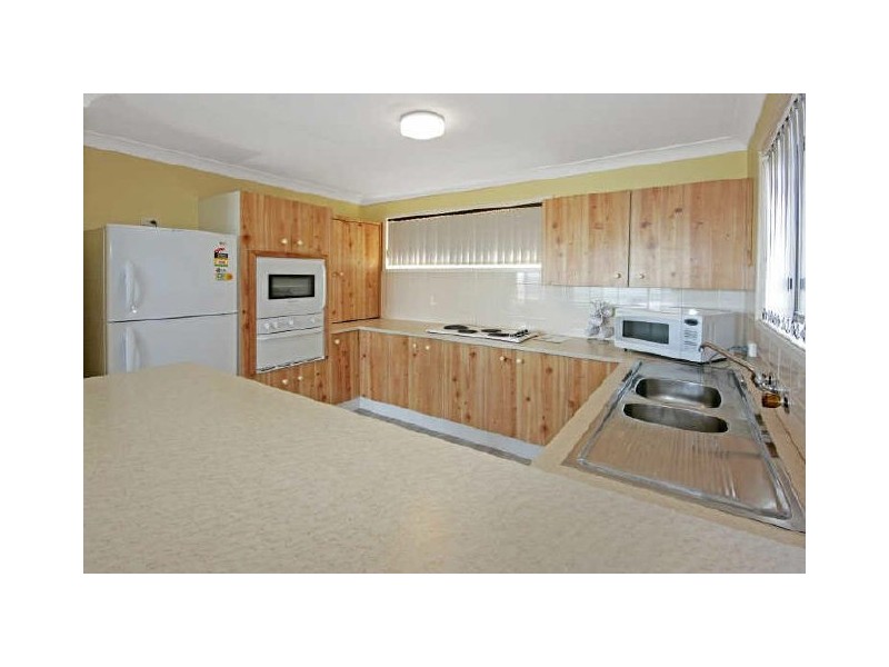 16 Beach Road, Mollymook NSW 2539