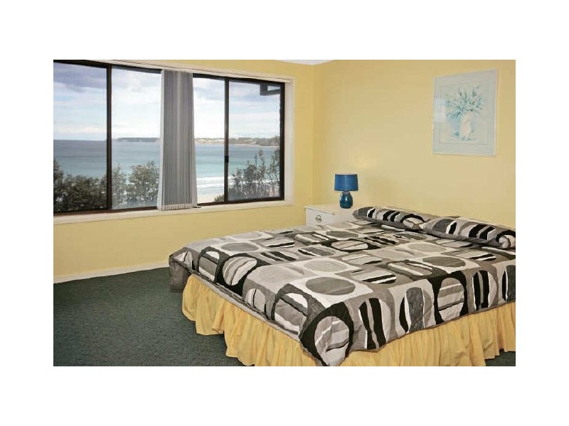 16 Beach Road, Mollymook NSW 2539