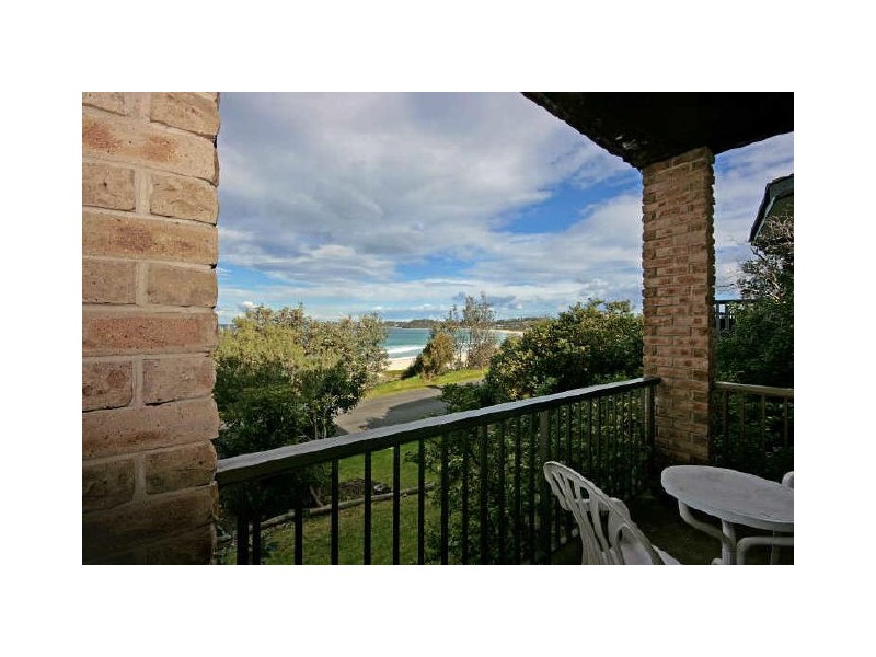 16 Beach Road, Mollymook NSW 2539
