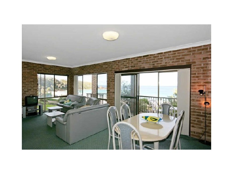 16 Beach Road, Mollymook NSW 2539