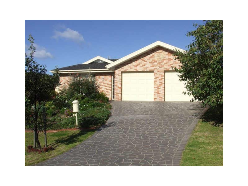 25 Royal Mantle Drive, Ulladulla NSW 2539