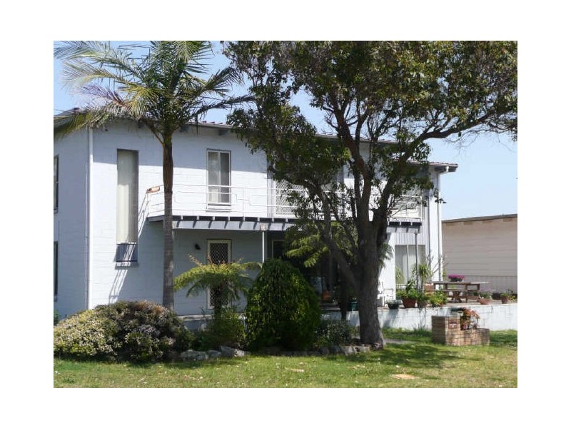 2/105 Bannister Head Road, Mollymook NSW 2539