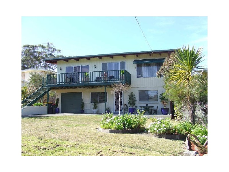 84 Carroll Avenue, Mollymook NSW 2539