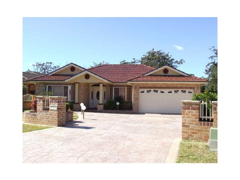 7 Combe Drive, Mollymook NSW 2539