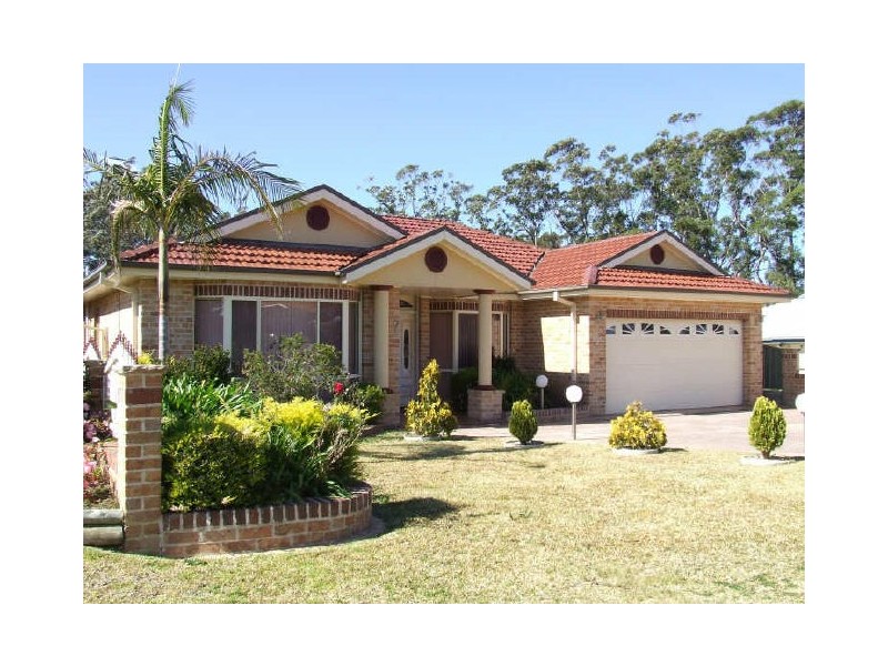 7 Combe Drive, Mollymook NSW 2539