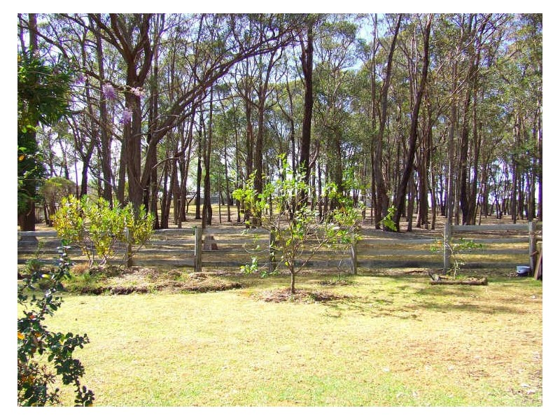 7 Wyoming Avenue, Burrill Lake NSW 2539