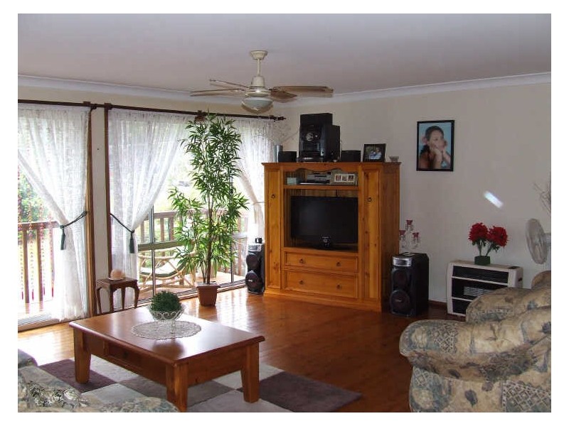 6 Aquarius Avenue, Narrawallee NSW 2539
