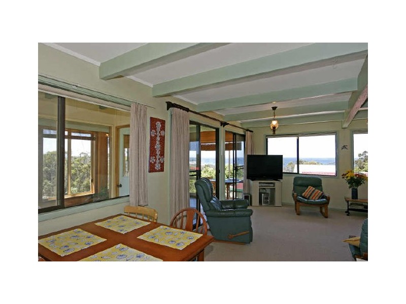 16 Canberra Crescent, Burrill Lake NSW 2539