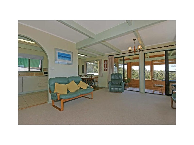 16 Canberra Crescent, Burrill Lake NSW 2539