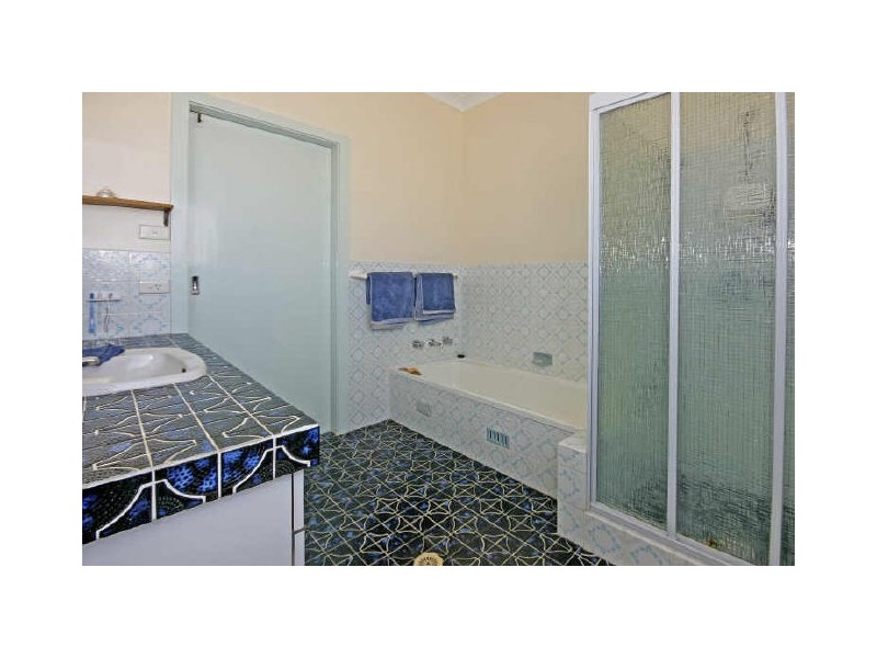 16 Canberra Crescent, Burrill Lake NSW 2539