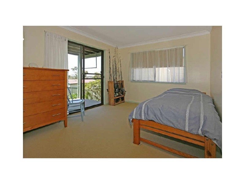 16 Canberra Crescent, Burrill Lake NSW 2539