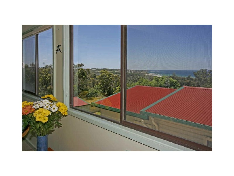 16 Canberra Crescent, Burrill Lake NSW 2539