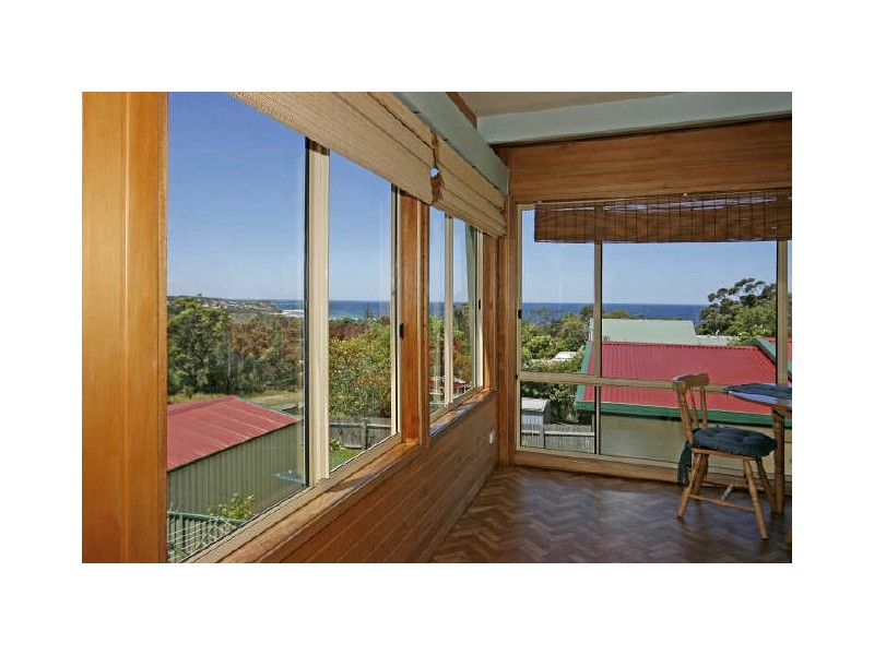 16 Canberra Crescent, Burrill Lake NSW 2539