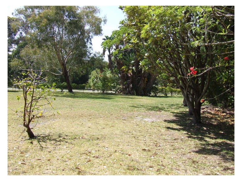 21 Oak Avenue, Lake Tabourie NSW 2539