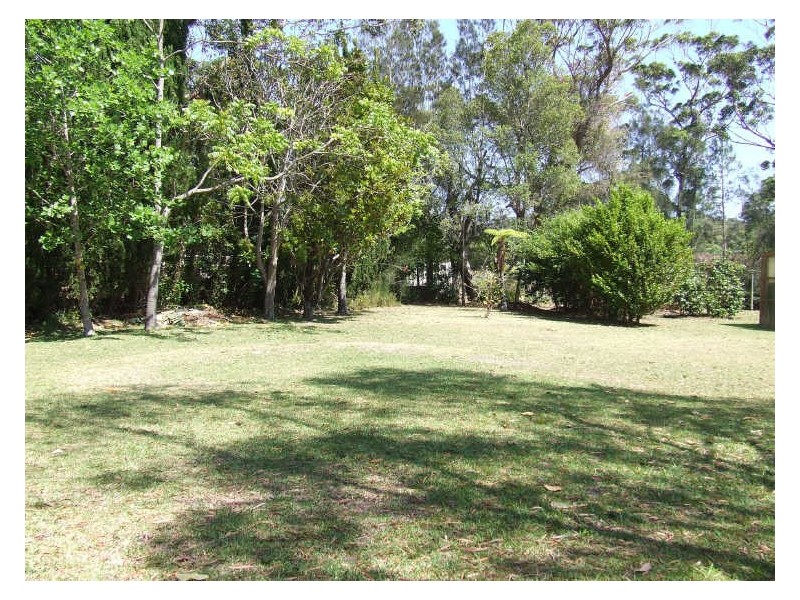 21 Oak Avenue, Lake Tabourie NSW 2539