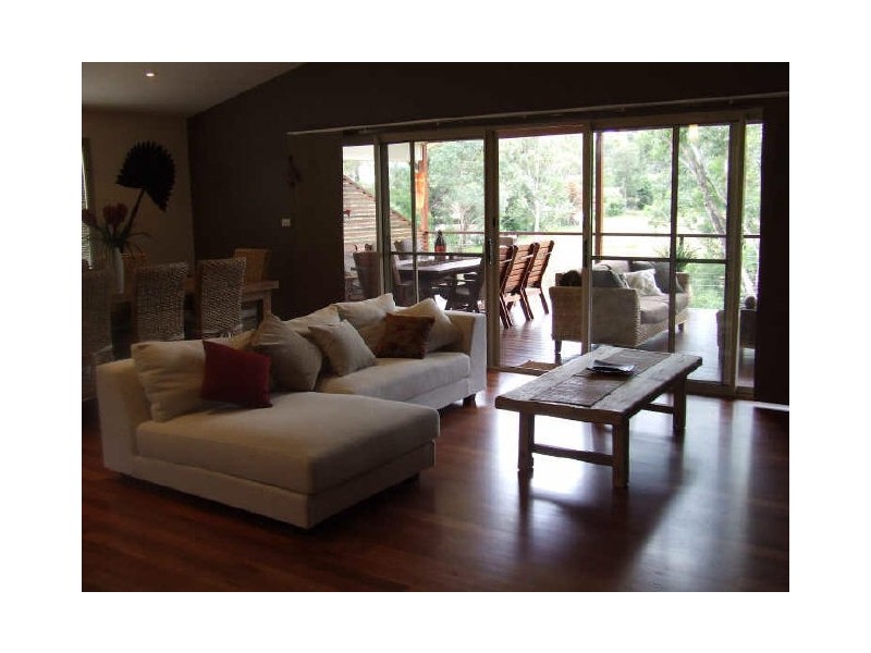 21 Oak Avenue, Lake Tabourie NSW 2539