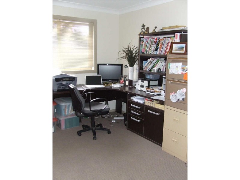 21 Oak Avenue, Lake Tabourie NSW 2539