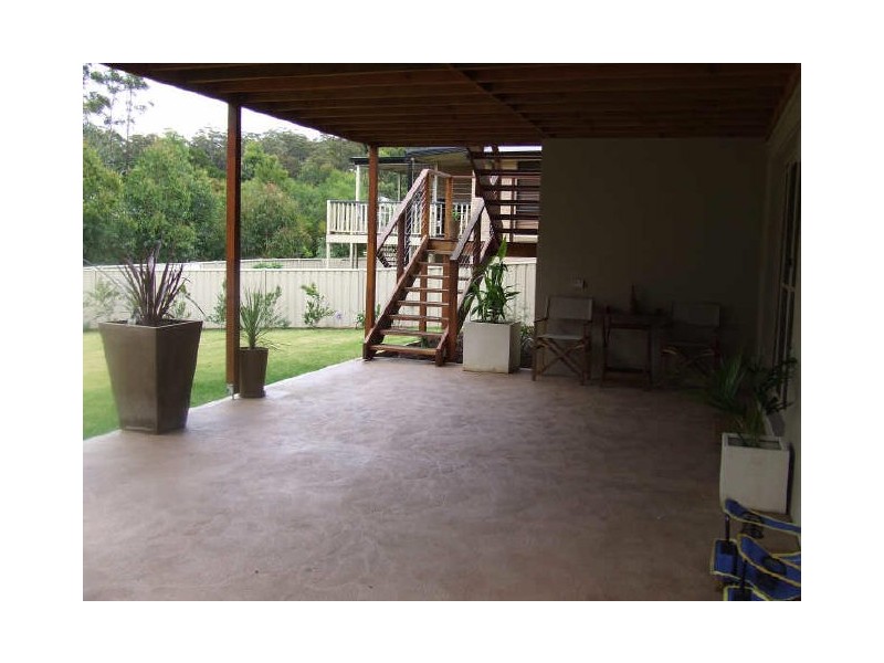 21 Oak Avenue, Lake Tabourie NSW 2539