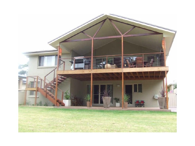 21 Oak Avenue, Lake Tabourie NSW 2539