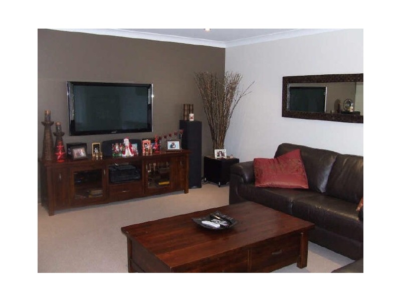 21 Oak Avenue, Lake Tabourie NSW 2539