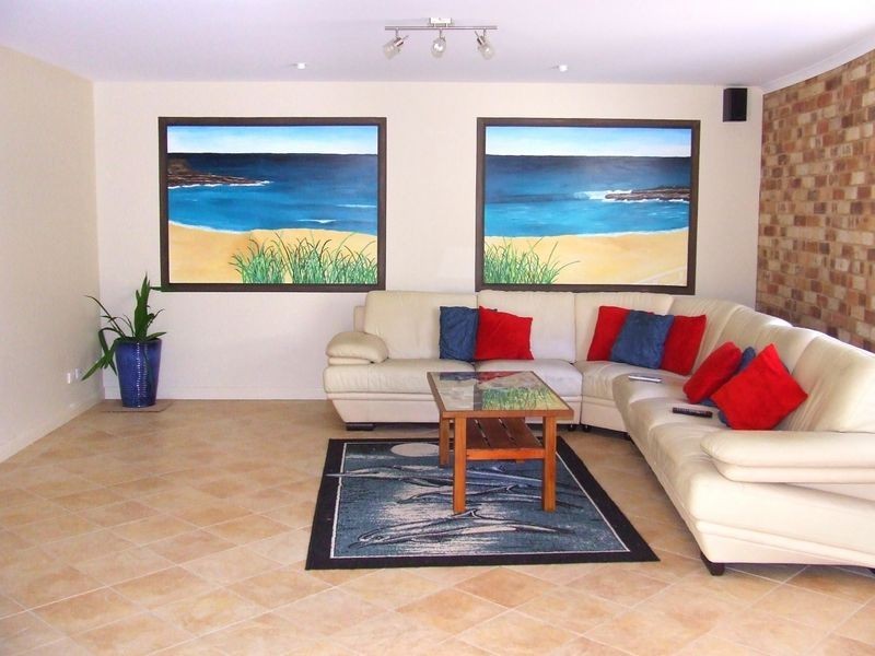 4 Buckland Street, Mollymook NSW 2539