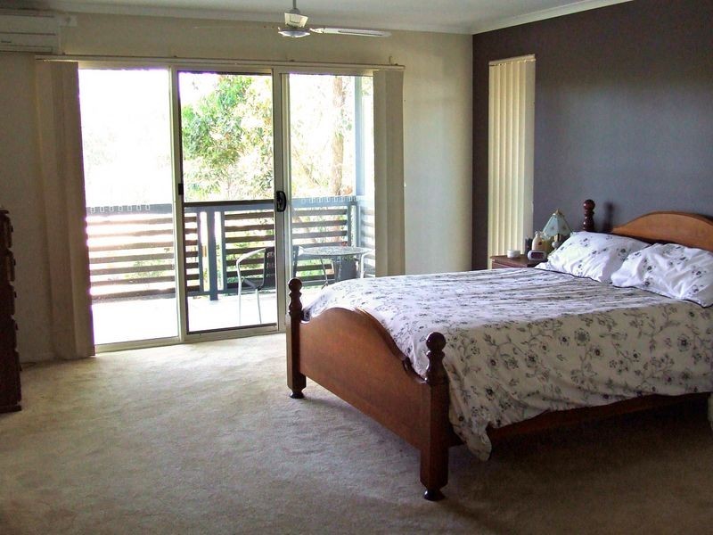 4 Buckland Street, Mollymook NSW 2539