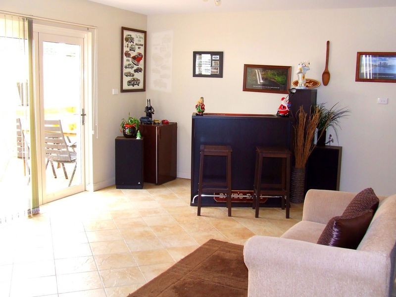 4 Buckland Street, Mollymook NSW 2539