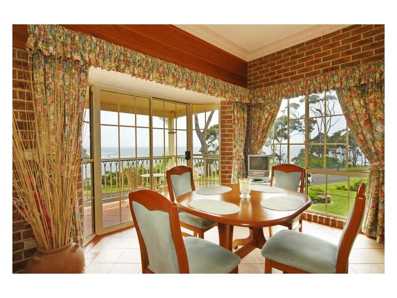 12 Shipton Crescent, Mollymook NSW 2539