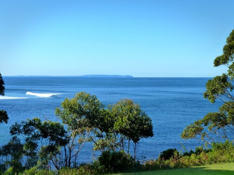 12 Shipton Crescent, Mollymook NSW 2539