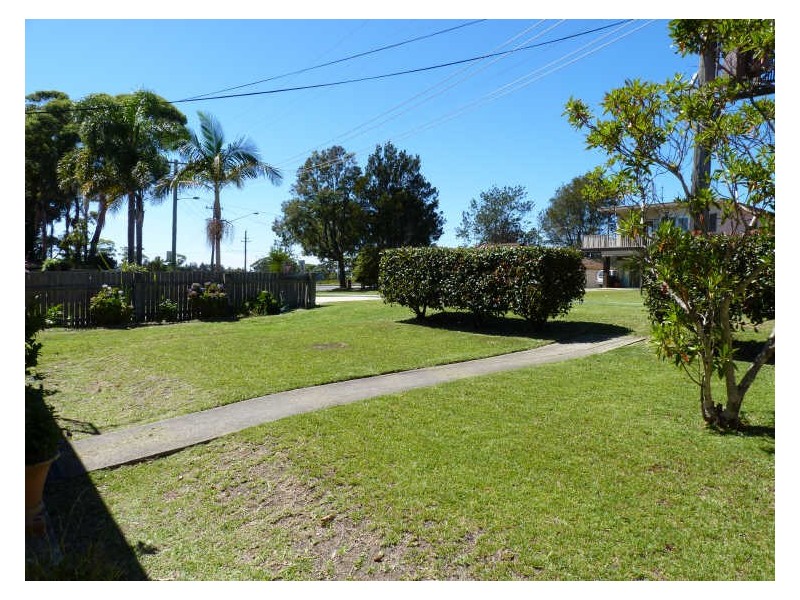 65 Wallaroy Drive, Burrill Lake NSW 2539