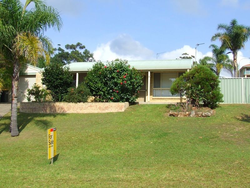 1-2/5 Gemini Way, Narrawallee NSW 2539