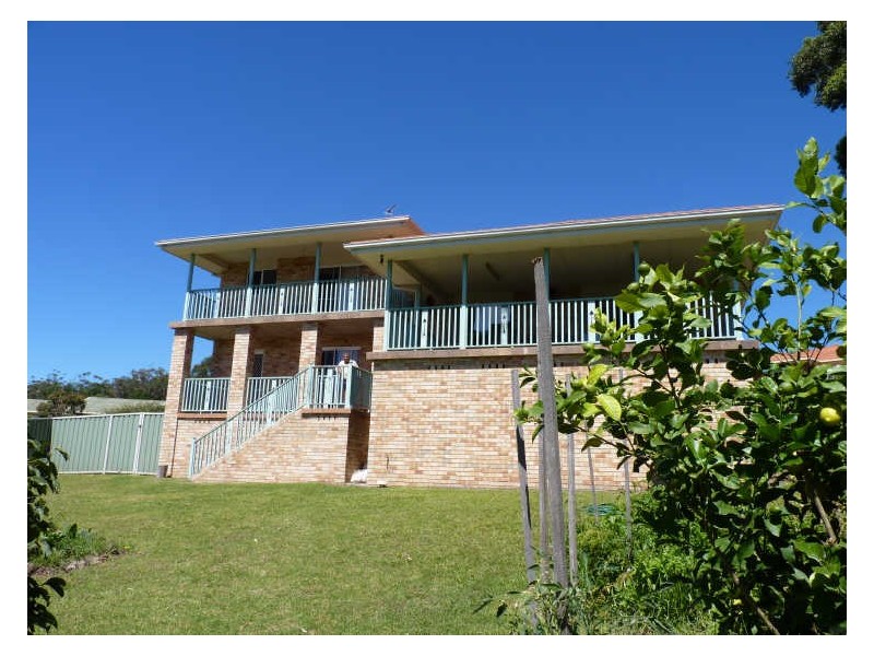 30 Seaspray Street, Narrawallee NSW 2539