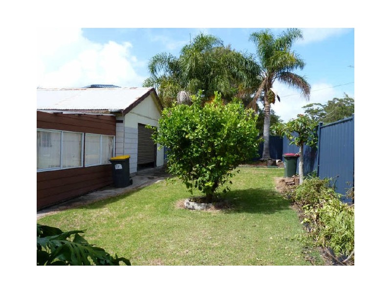 60 Wallaroy Drive, Burrill Lake NSW 2539