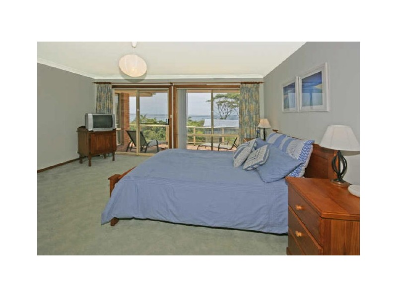 11 Booth Avenue, Narrawallee NSW 2539