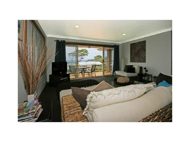 11 Booth Avenue, Narrawallee NSW 2539