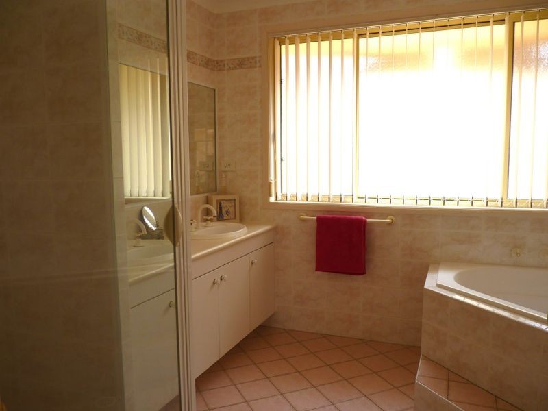 44 Golden Wattle Drive, Ulladulla NSW 2539