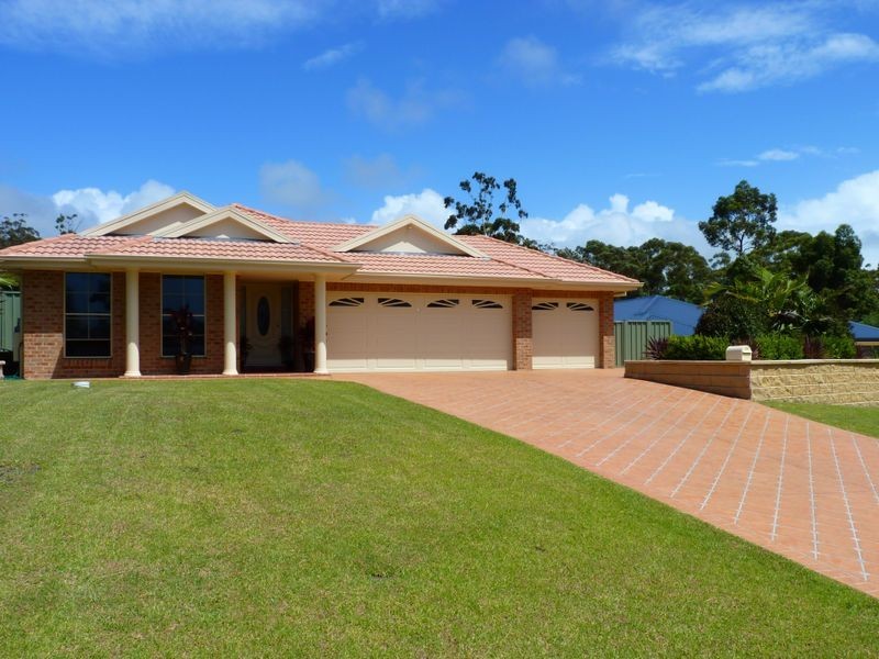 61 Golden Wattle Drive, Ulladulla NSW 2539