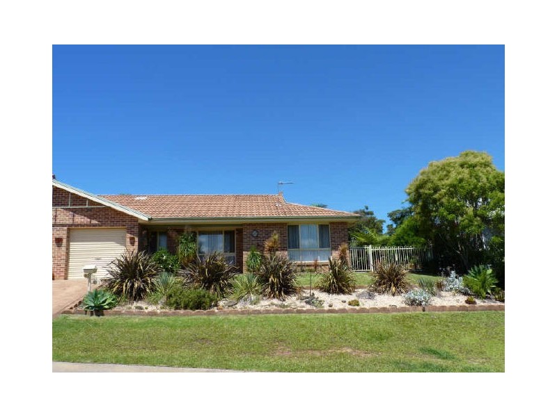 2/1 Combe Drive, Mollymook NSW 2539