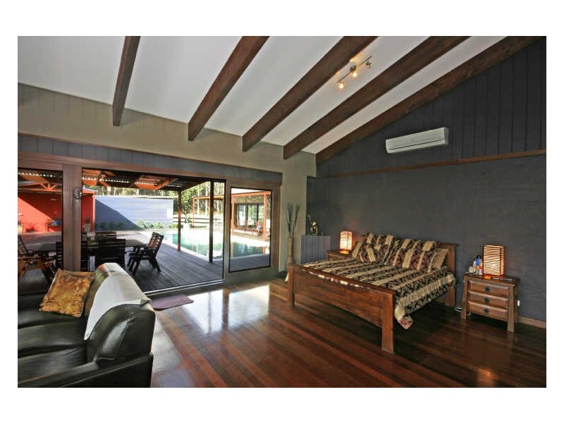 35 Princes Highway, Lake Tabourie NSW 2539