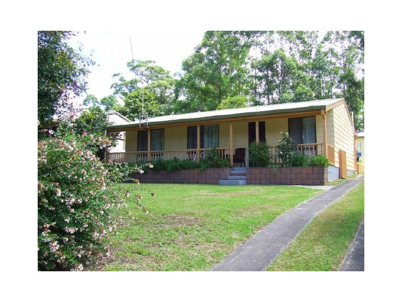 33 Cornfield Parade, Fishermans Paradise NSW 2539