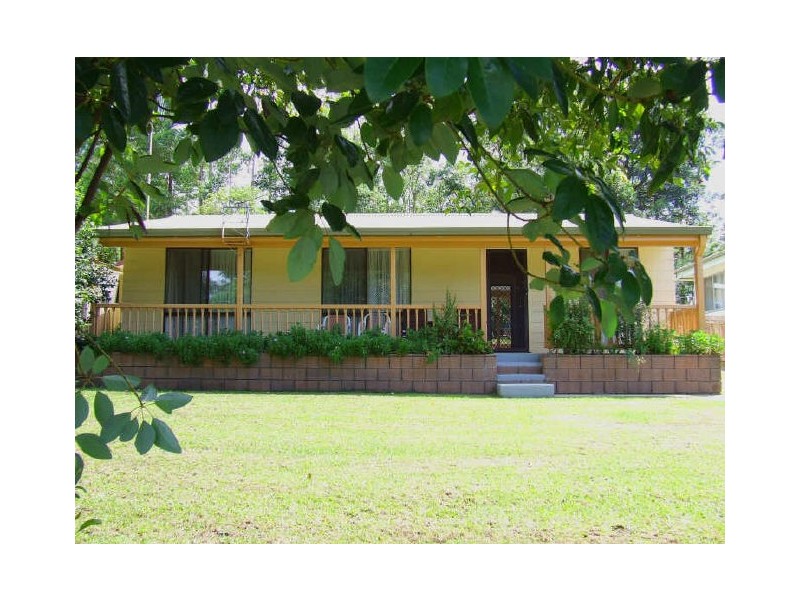 33 Cornfield Parade, Fishermans Paradise NSW 2539