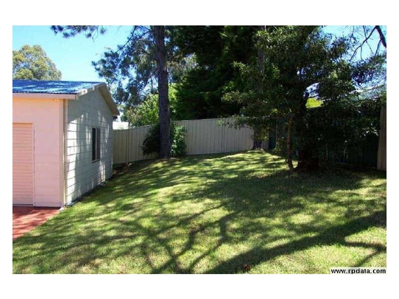 39 River Road, Lake Tabourie NSW 2539