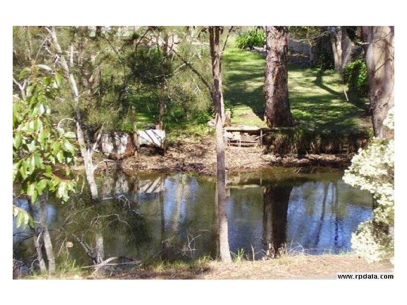 39 River Road, Lake Tabourie NSW 2539