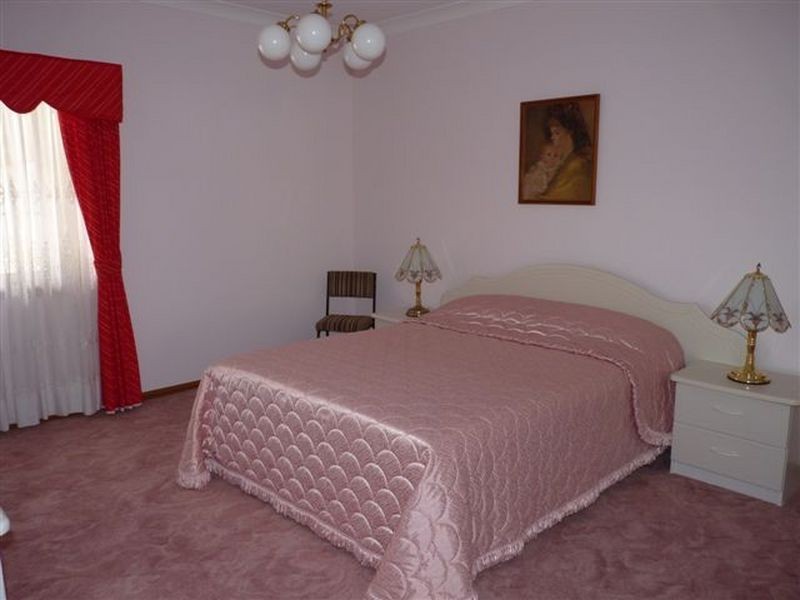 1 Rennies Beach Close, Ulladulla NSW 2539