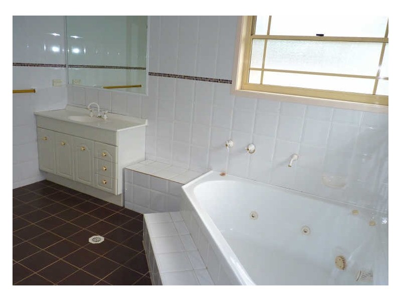 5 Valley Drive, Mollymook NSW 2539